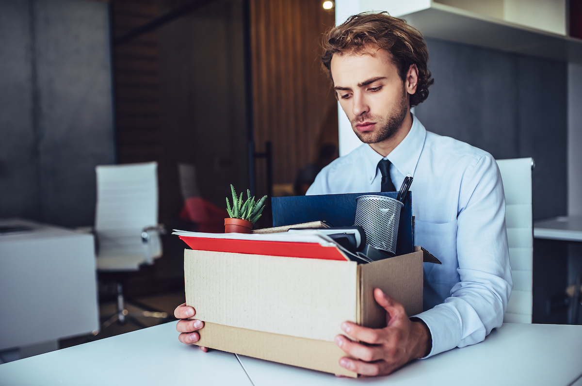 homme qui vient de perdre son emploi