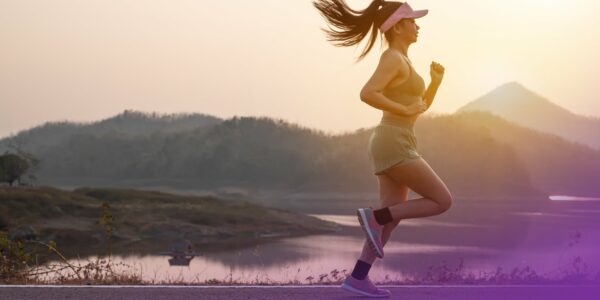 Photo side view Asia young woman runner running on asphalt road at riverside, female in sport cloth jogging at the park, Healthy lifestyle concept