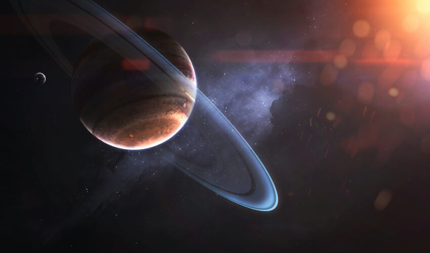 saturne et ses anneaux